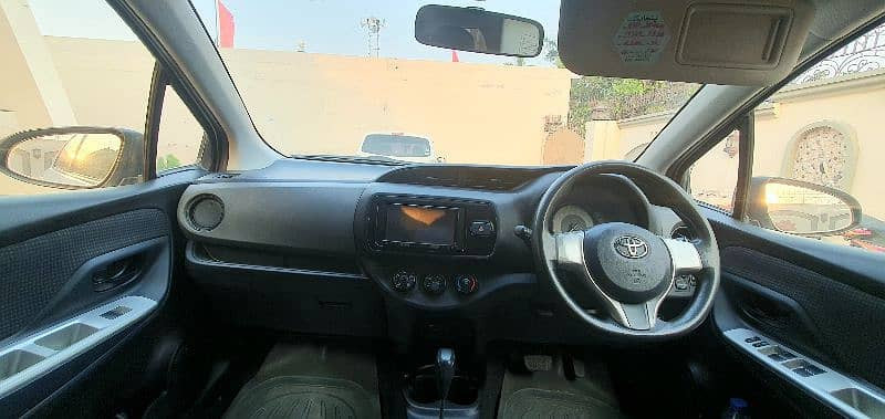 toyota-vitz-2015-big-2