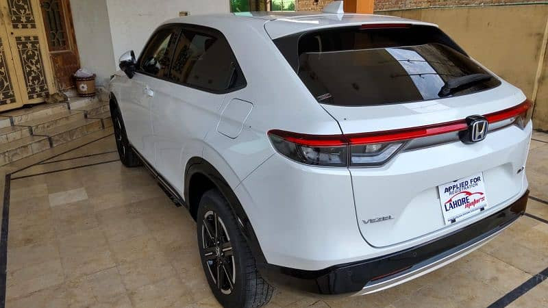 honda-vezel-2024-big-6