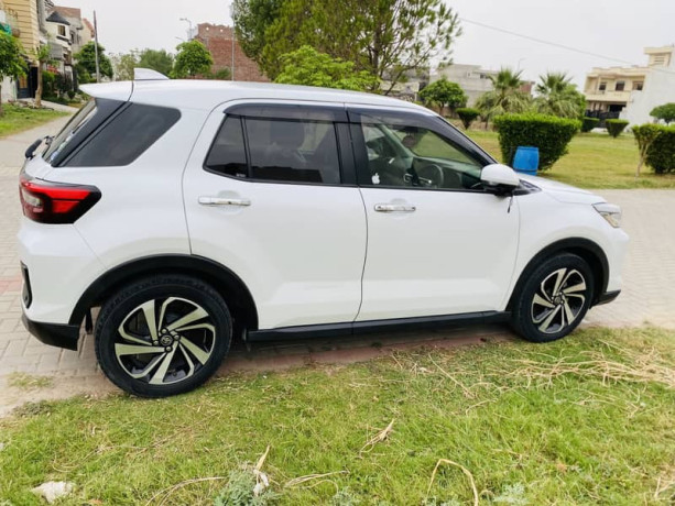 toyota-raize-z-2020-big-2