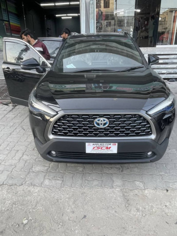 toyota-corolla-cross-18-hybrid-big-1