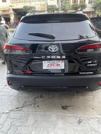 toyota-corolla-cross-18-hybrid-big-0