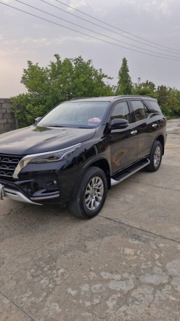 toyota-fortuner-sigma-4-28-diesel-big-1