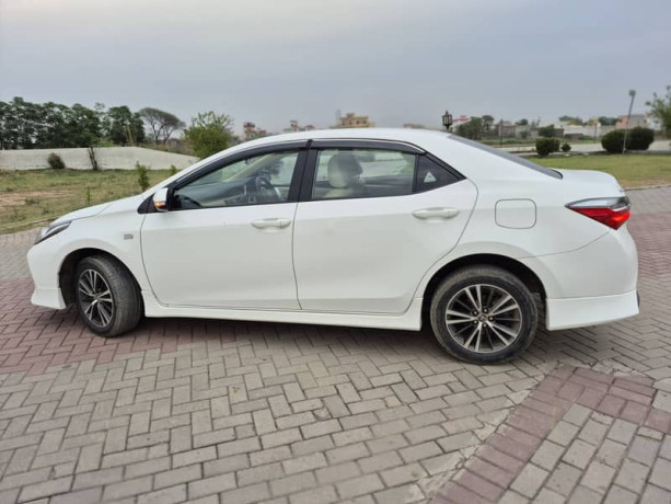toyota-corolla-altis-x-automatic-16-2022-big-3