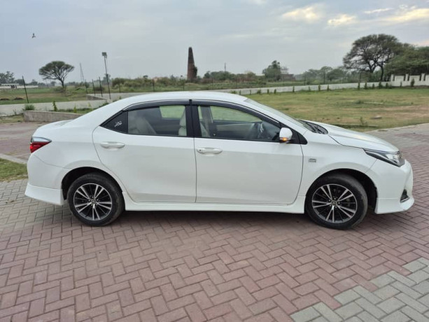 toyota-corolla-altis-x-automatic-16-2022-big-2