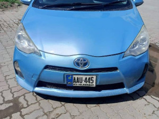 toyota-aqua-2012
