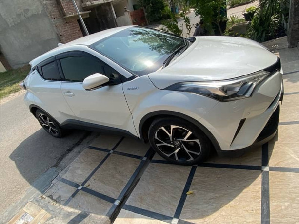 toyota-c-hr-2017-big-4