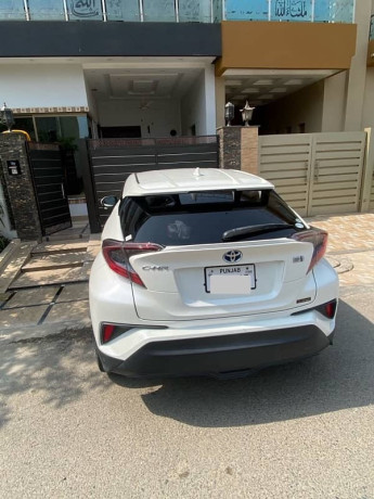 toyota-c-hr-2017-big-1