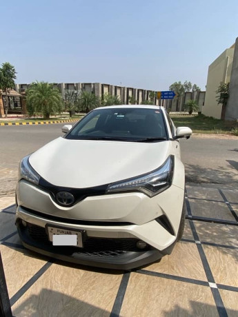 toyota-c-hr-2017-big-3