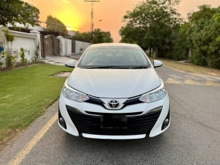 toyota-yaris-ativ-cvt-13
