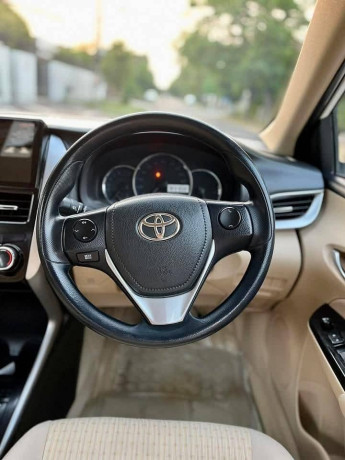 toyota-yaris-ativ-cvt-13-big-13