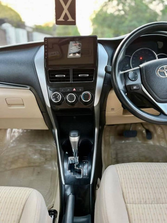 toyota-yaris-ativ-cvt-13-big-14