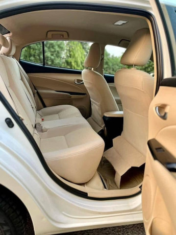 toyota-yaris-ativ-cvt-13-big-9