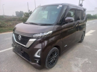 nissan-roox-2022