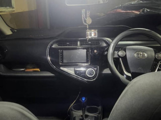 toyota-aqua-1720