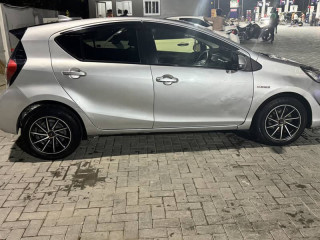 toyota-aqua-1720