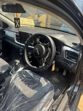 kia-stonic-2021-big-9
