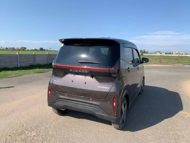 nissan-sakura-g-variant-fully-electric-big-4