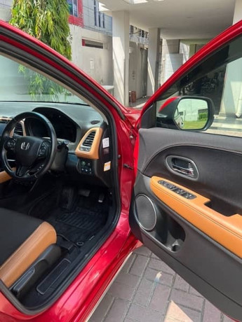 honda-vezel-2019-z-sensing-big-9
