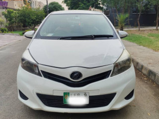toyota-vitz-201216-lahore-registered