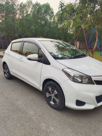 toyota-vitz-201216-lahore-registered-big-2