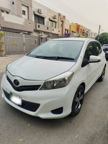 toyota-vitz-201216-lahore-registered-big-1