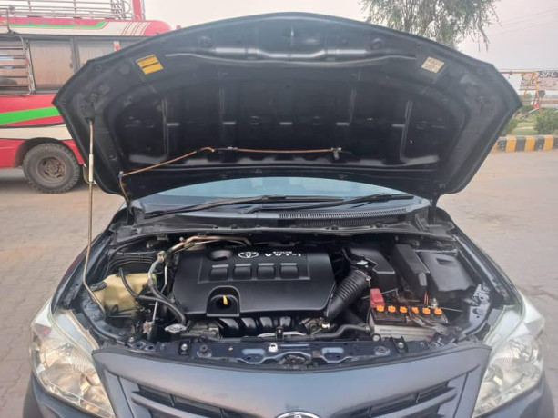 toyota-corolla-gli-16-automatic-2012-big-10