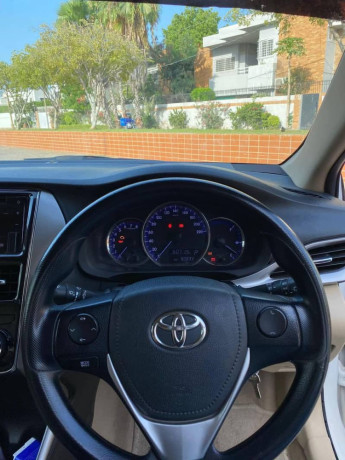 toyota-yaris-ativ-cvt-13-l-big-3