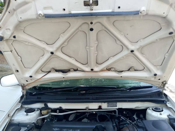 toyota-corolla-altis-18-2005-model-big-10