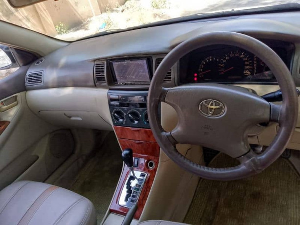 toyota-corolla-altis-18-2005-model-big-6