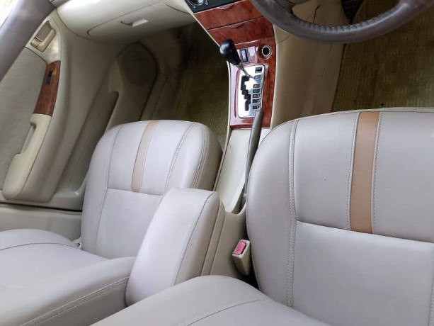 toyota-corolla-altis-18-2005-model-big-7