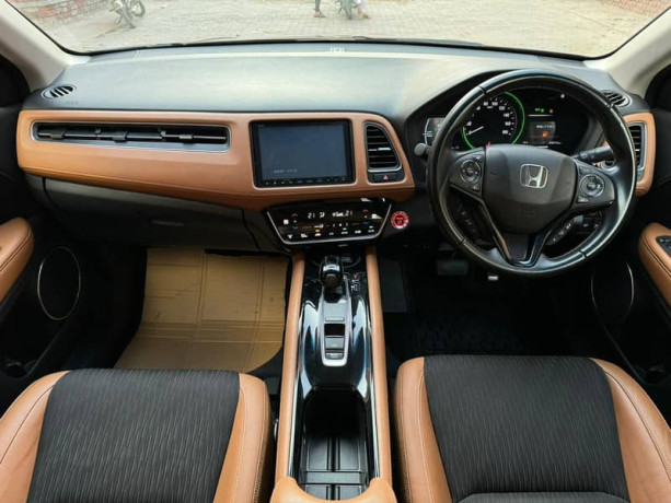 honda-vezel-2024-model-big-10
