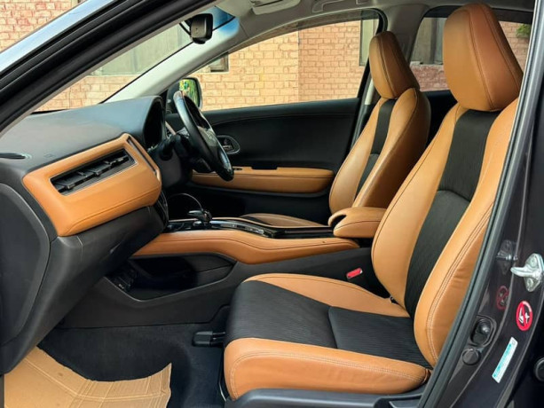 honda-vezel-2024-model-big-14