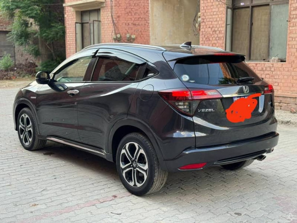 honda-vezel-2024-model-big-1