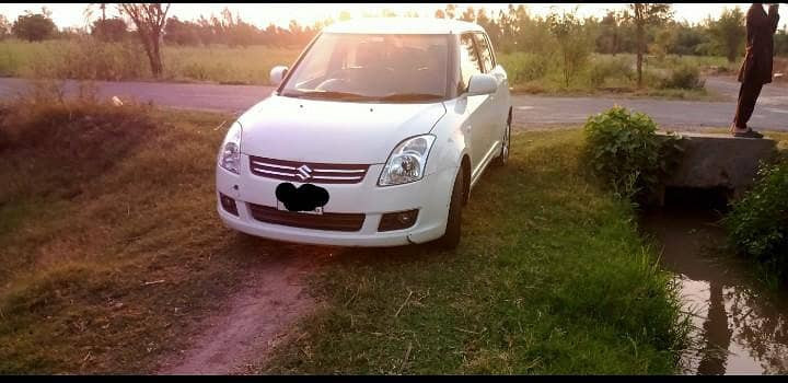suzuki-swift-dlx-automatic-13-big-1