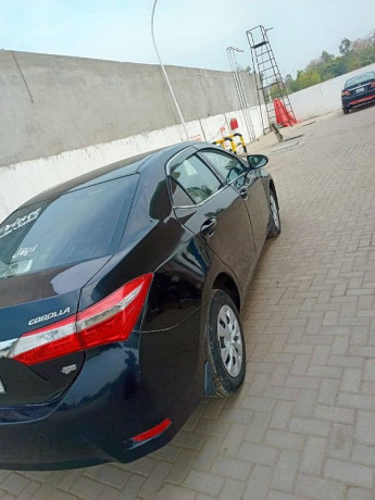 toyota-corolla-gli-2015-very-good-condition-all-documents-original-big-14