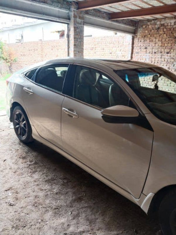 honda-civic-oriel-2018-big-18