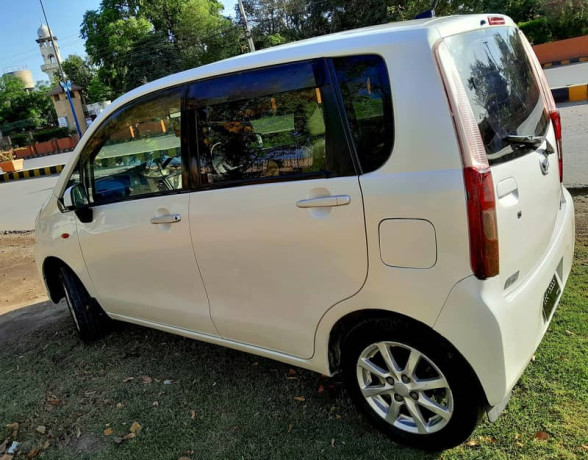 daihatsu-move-top-of-the-line-big-12