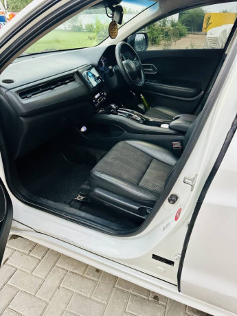 honda-vezel-z-pakg-2-pcs-touch-big-5