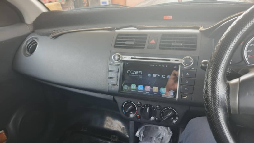 suzuki-swift-13-dlx-navigation-big-5