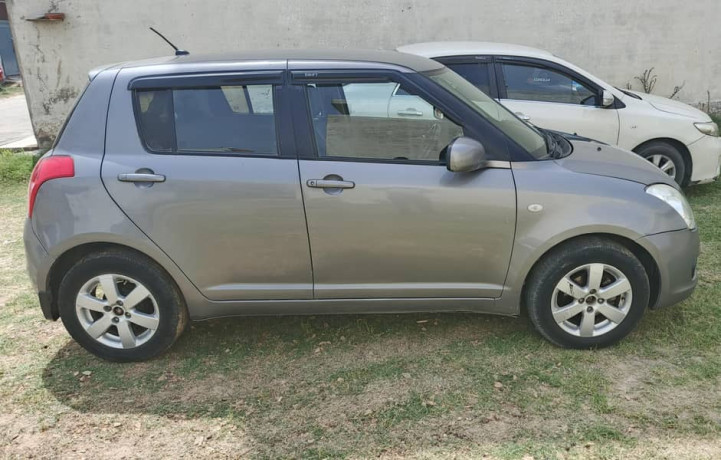 suzuki-swift-13-dlx-navigation-big-3