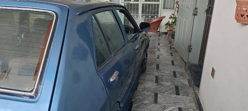 daihatsu-charade-1981-big-4