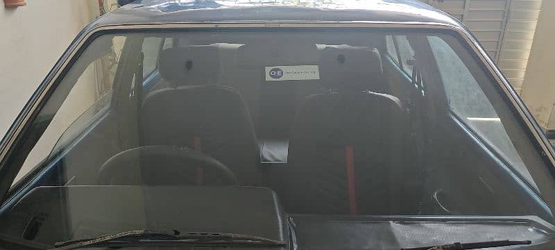 daihatsu-charade-1981-big-11