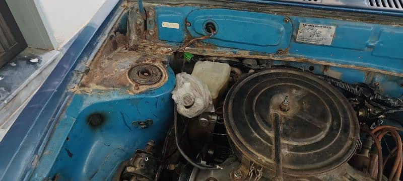 daihatsu-charade-1981-big-12