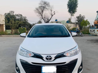 toyota-yaris-ativ-x-15-c-vt