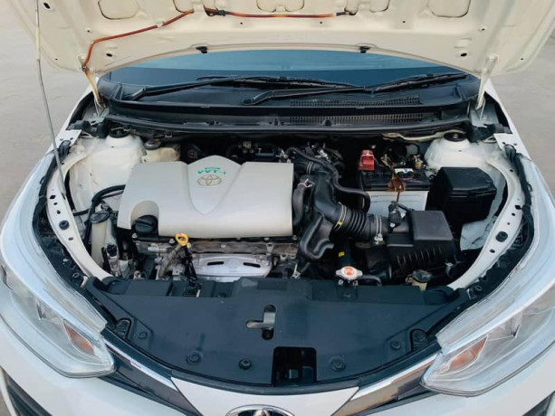 toyota-yaris-ativ-x-15-c-vt-big-6