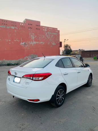 toyota-yaris-ativ-x-15-c-vt-big-4