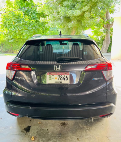 honda-vezel-x-package-big-1