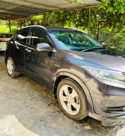 honda-vezel-x-package-big-2