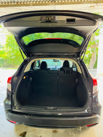 honda-vezel-x-package-big-4