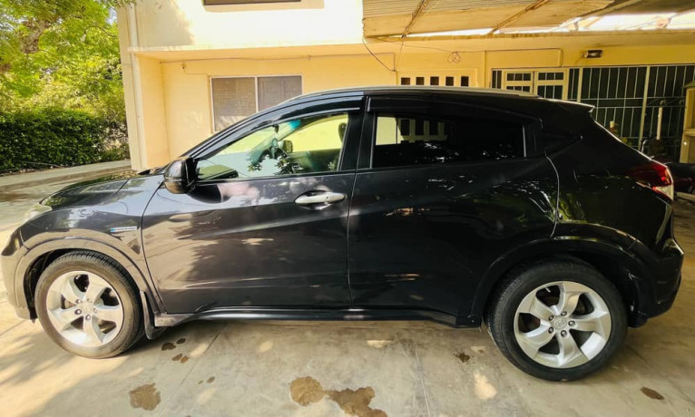honda-vezel-x-package-big-8
